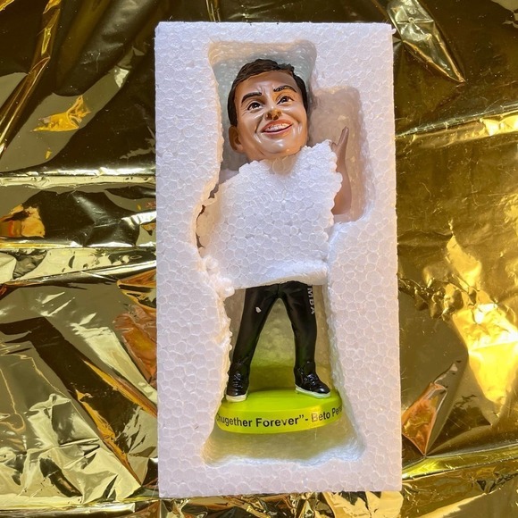 Zumba Fitness Beto Pérez Bobble Head 2019 Convention Exclusive - Picture 10 of 13